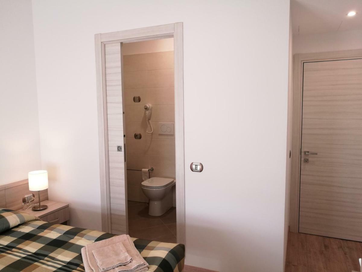 House Degli Angeli Rooms อัสซิซี ภายนอก รูปภาพ