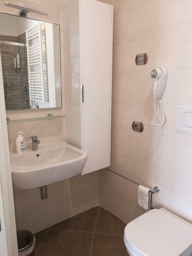 House Degli Angeli Rooms อัสซิซี ภายนอก รูปภาพ